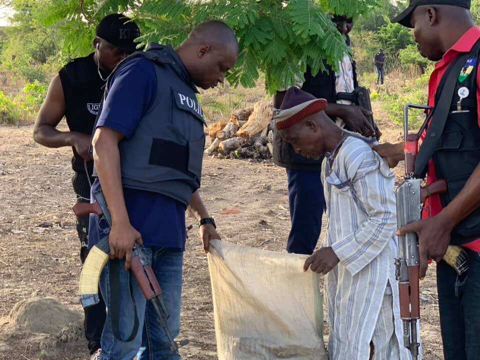 Abba Kyari, team storm bushes along Abuja-Kaduna expressway to hunt kidnappers, bandits (photo)