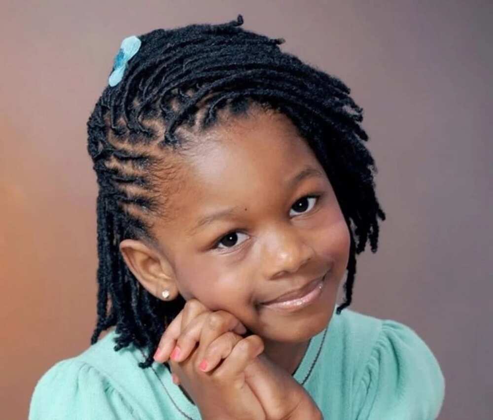 Weaving hairstyles for kids