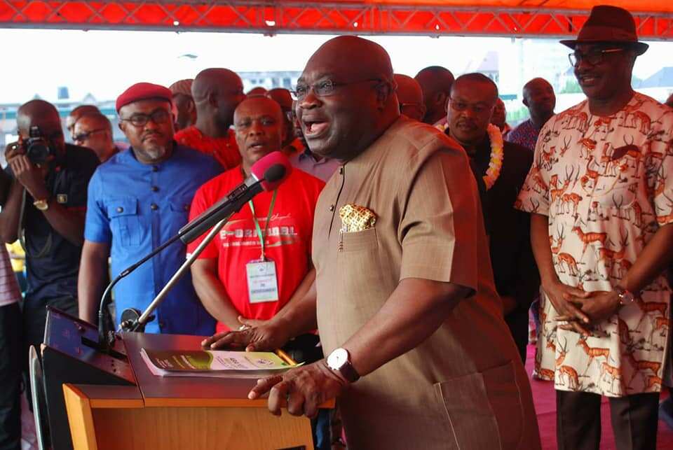 Ikpeazu ya maidawa Frank raddi a kan bin Tagawar Buhari zuwa Turai Ikpeazu ya maidawa Frank raddi a kan bin Tagawar Buhari zuwa Turai