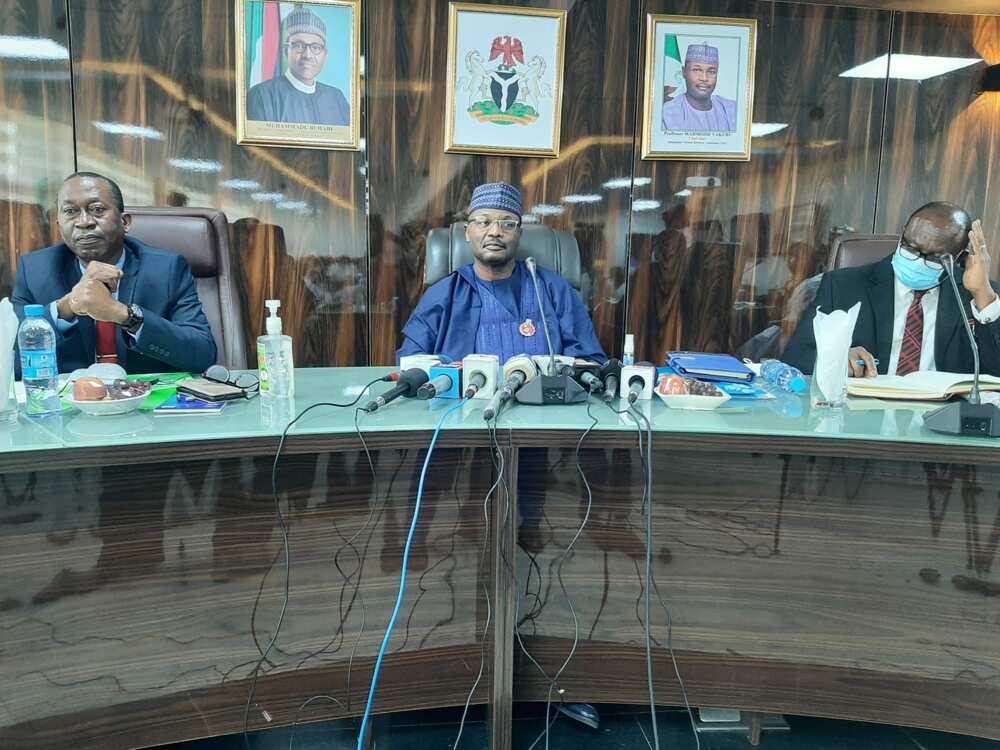 2023: Over 100 political groups apply to INEC for registration, Yakubu says 2023: Over 100 political groups apply to INEC for registration, Yakubu says