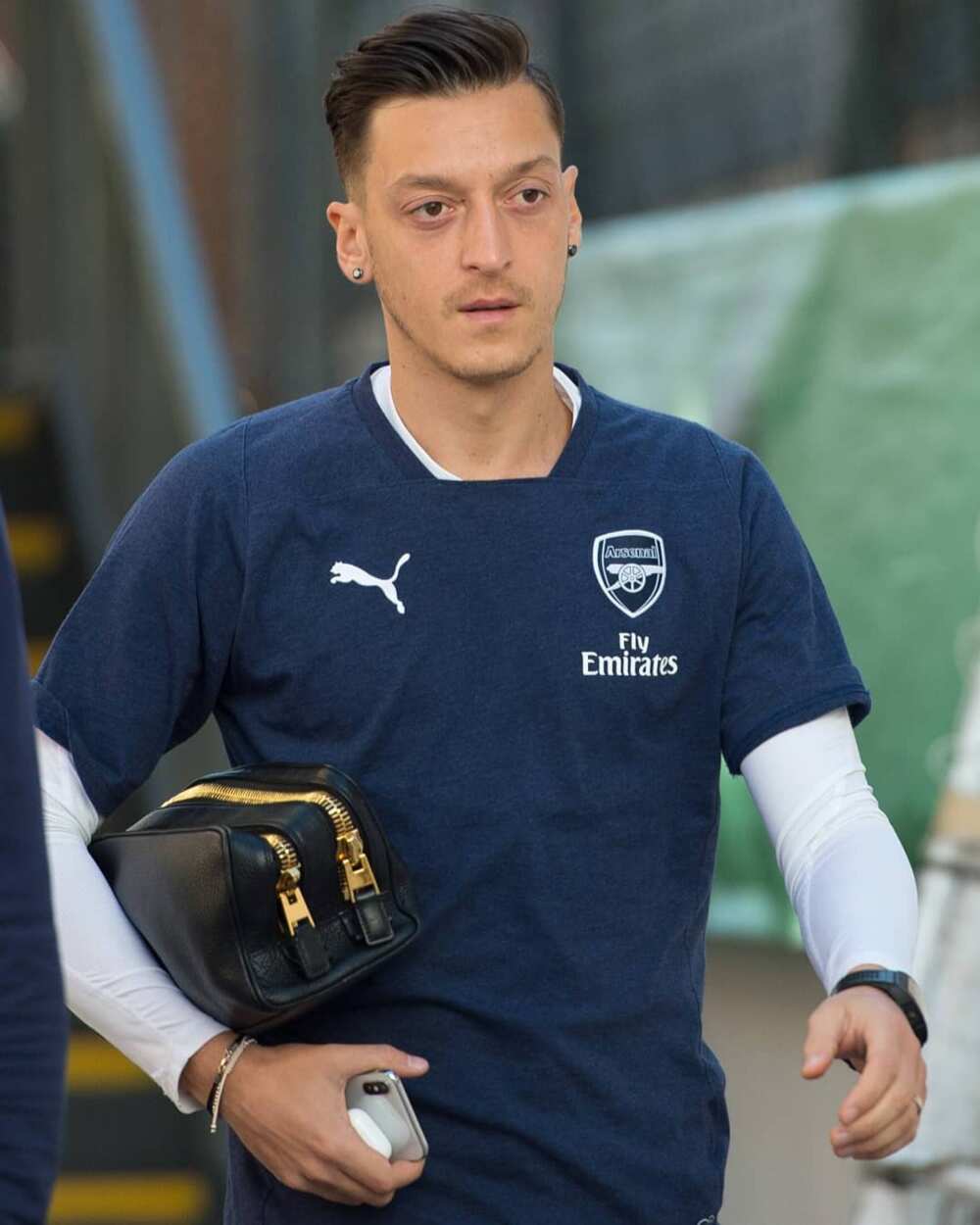 mesut ozil salary