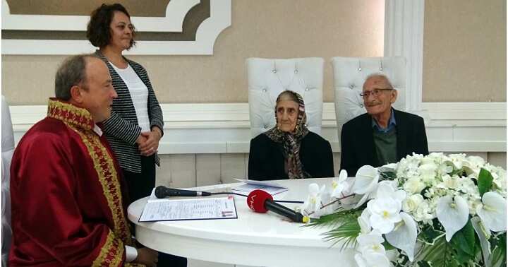 Old couple tie the knot, grand style