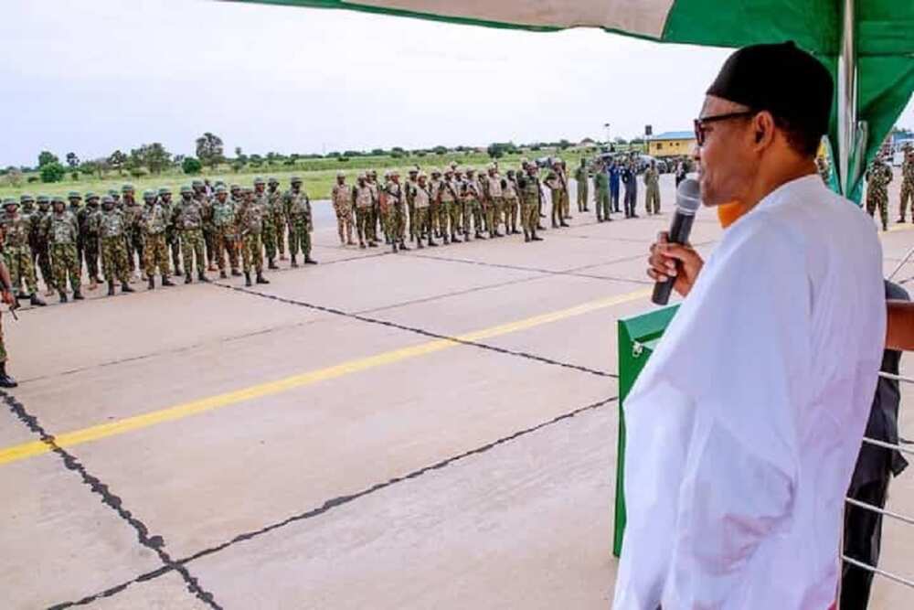 Buhari da sojoji Buhari da sojoji