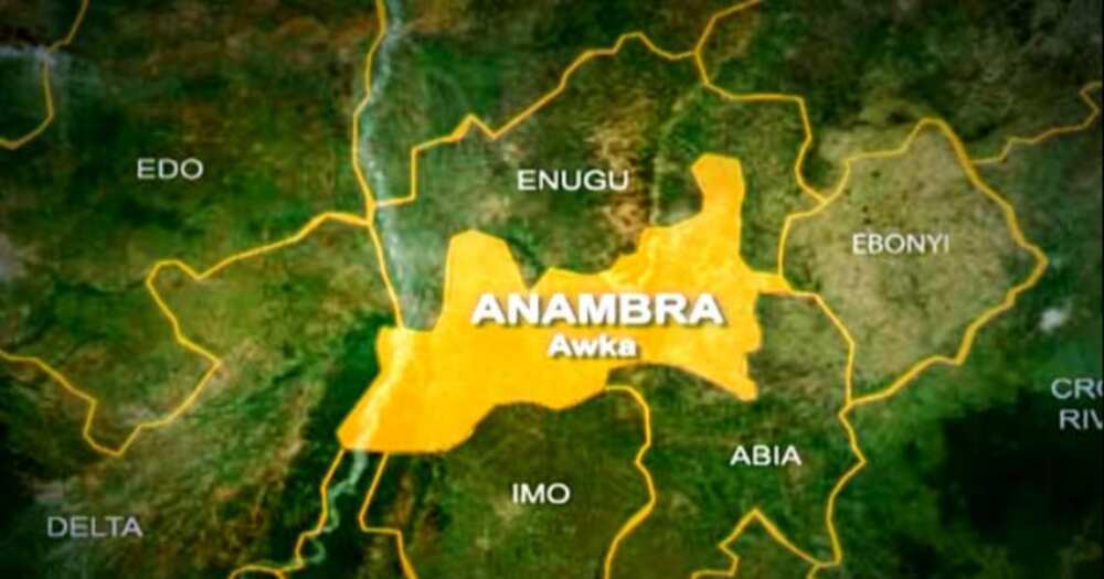 An kama wani da zargin ajiye 'yan mata 3 masu ciki a Anambra An kama wani da zargin ajiye 'yan mata 3 masu ciki a Anambra