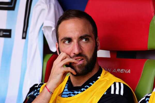 Gonzalo Higuain is the only Juventus player I fight with - Maurizio Sarri