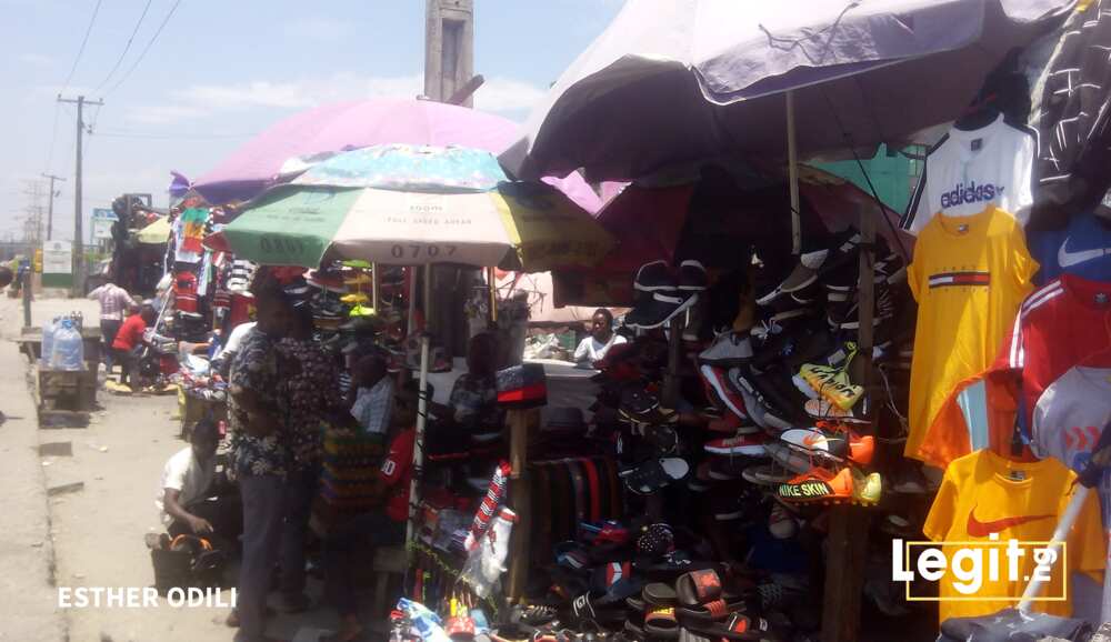 Marketers who sell bags, shoes and clothes decry the negative impact of the border closure on their businesses. Photo credit: Esther Odili