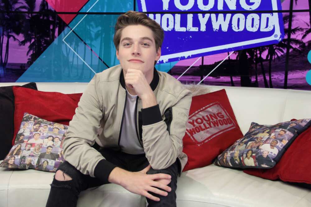 Froy Gutierrez’s height Froy Gutierrez’s height