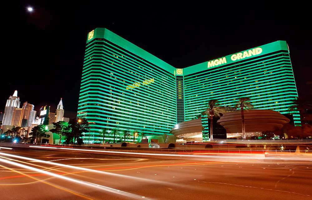 largest hotel in the world by area