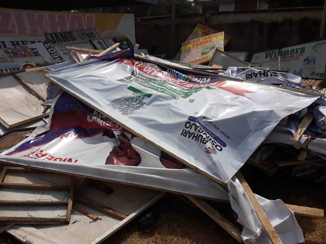 2019: APC group accuses Akeredolu's aides of destroying Buhari's billboards