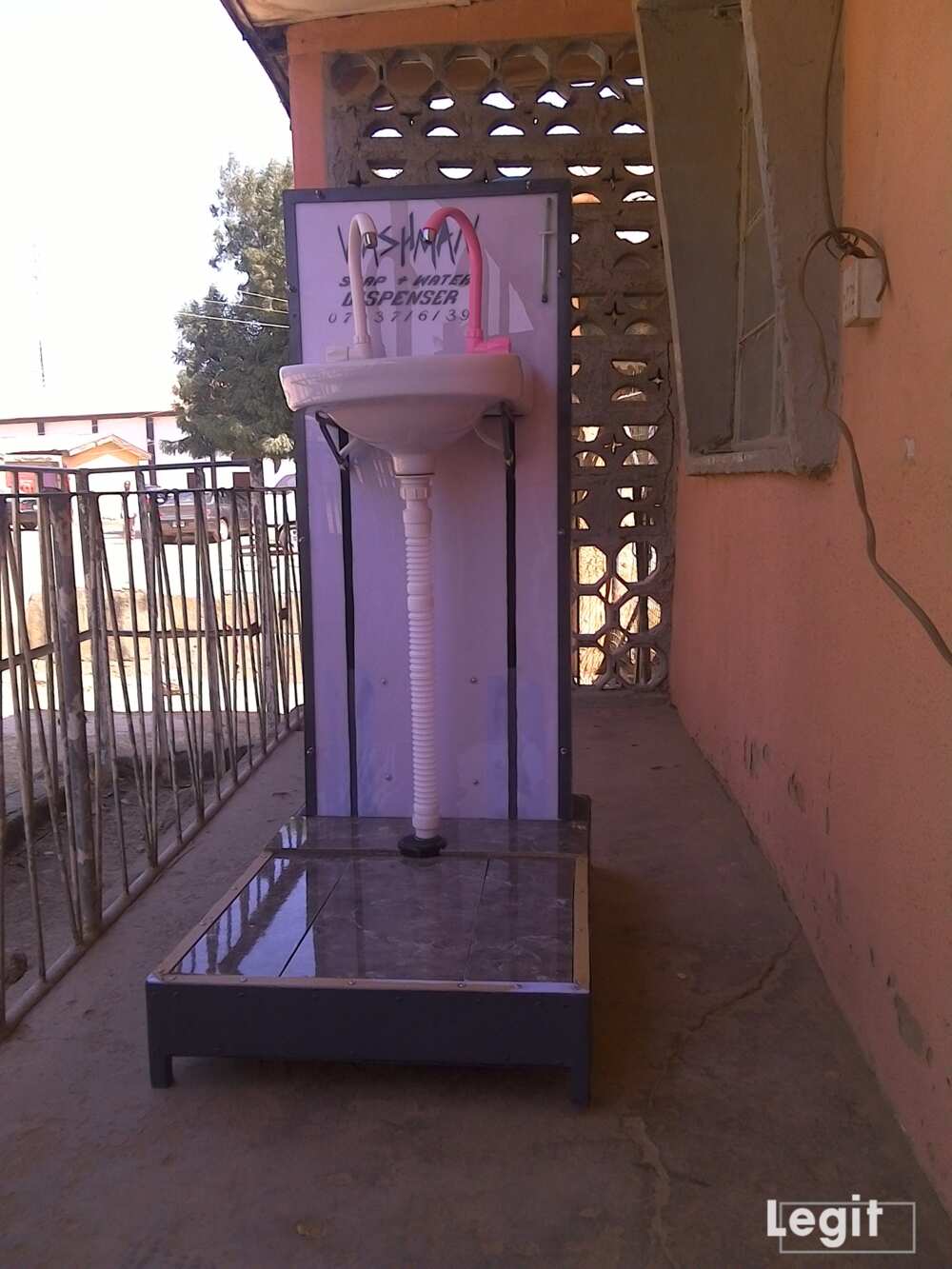 Nigerian genius builds locally-made hand-free hand-washing device; wants govt to support him