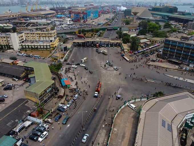 Great news as Apapa gridlock disappears after removal of trucks; presidency shares photo