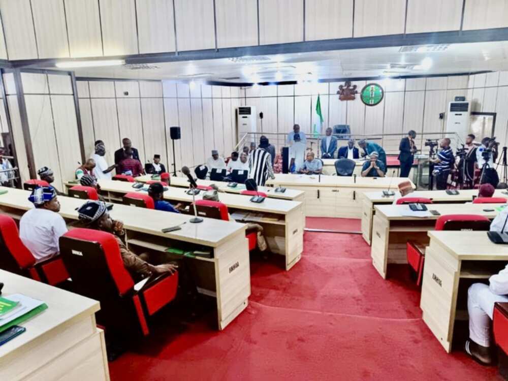Rikici ya barke kan kakakin majalisar dokokin jihar Benue Rikici ya barke kan kakakin majalisar dokokin jihar Benue