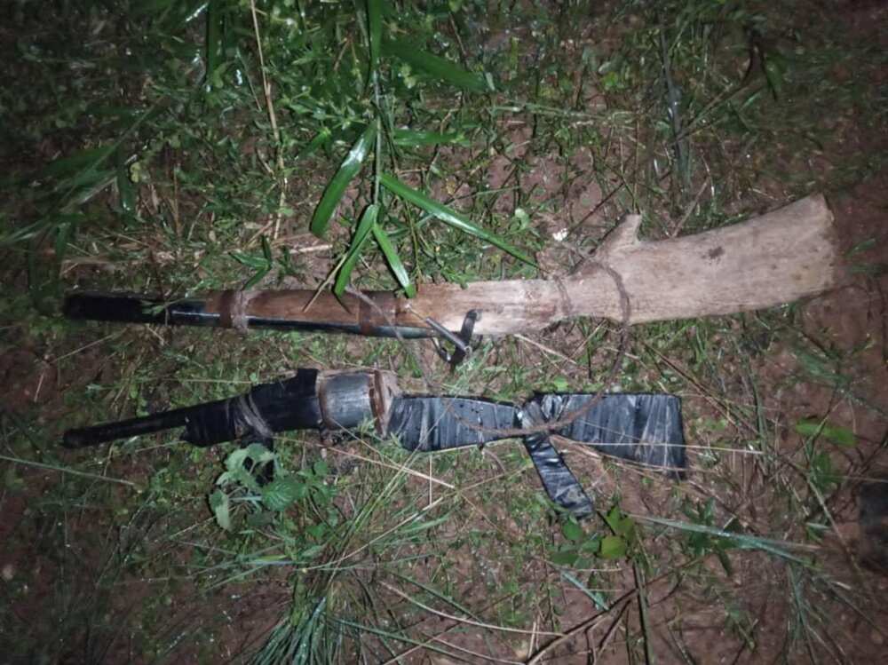 Insecurity: Nigerian troop kills 2 armed bandits along Abuja-Kaduna expressway Insecurity: Nigerian troop kills 2 armed bandits along Abuja-Kaduna expressway