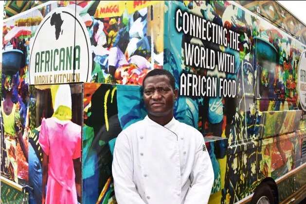 Nigerian man sells jollof rice outside consulate office in New York with his wife