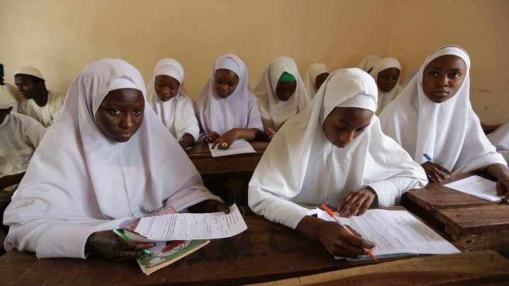 Kano: An sauke shugaban makaranta saboda ya bai wa dalibai hutun Sallah Kano: An sauke shugaban makaranta saboda ya bai wa dalibai hutun Sallah
