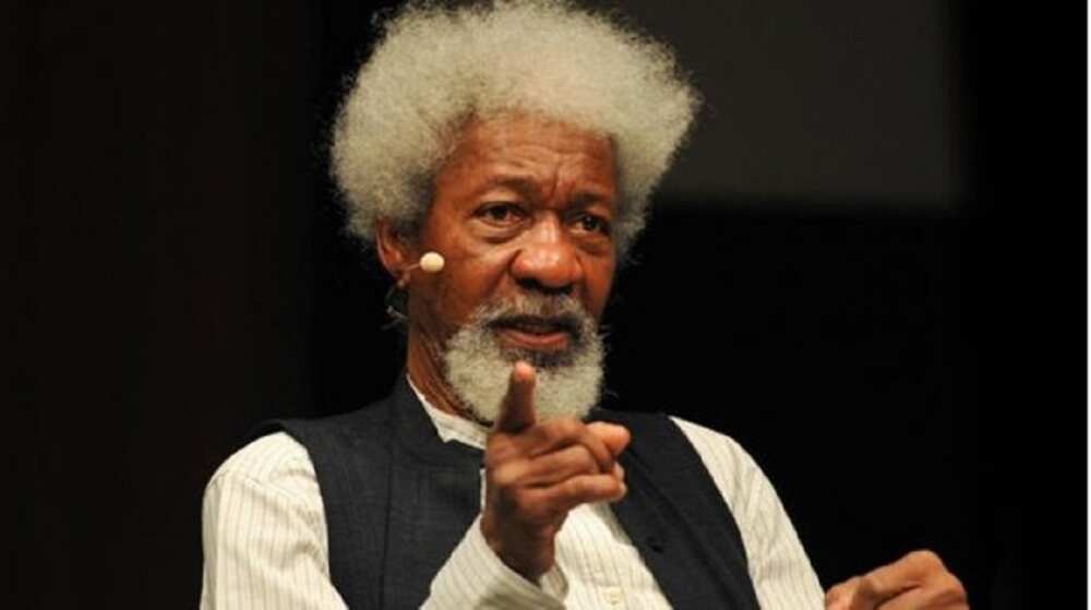 Zagin Annabi: Soyinka Ya Buƙaci a Sauke Maqari Daga Limanci a Masallacin Ƙasa a Abuja Zagin Annabi: Soyinka Ya Buƙaci a Sauke Maqari Daga Limanci a Masallacin Ƙasa a Abuja