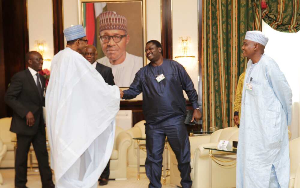 Melaye: Buhari ya fito yayi mana magana, ba Garba Shehu ko Adesina muka zaba ba Melaye: Buhari ya fito yayi mana magana, ba Garba Shehu ko Adesina muka zaba ba