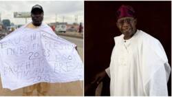 "Hunger never see you": Reactions as man starts trekking from Bauchi to Lagos, says he is campaigning for BAT