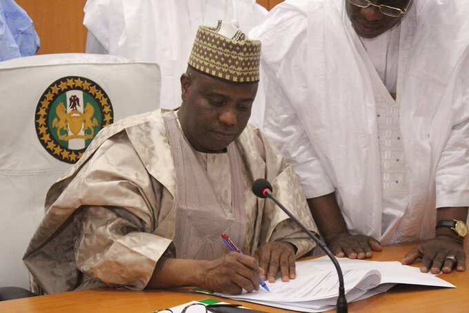 Tambuwal ya sauke shugabannin kananan hukumomin Sokoto, ya fadi dalili