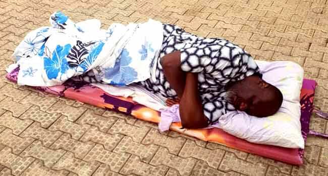 Senator Melaye outside the DSS office after he allegedly refused to be admitted into the DSS clinic. Photo source: Channels TV