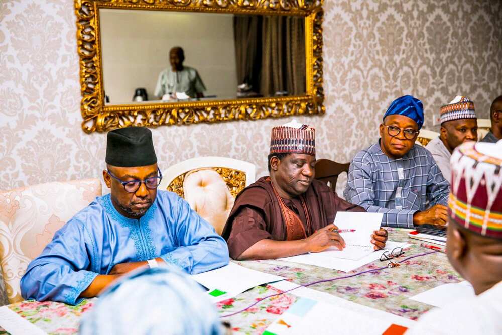 APC governors pass vote of confidence in Buhari, say PMB committed to one Nigeria APC governors pass vote of confidence in Buhari, say PMB committed to one Nigeria