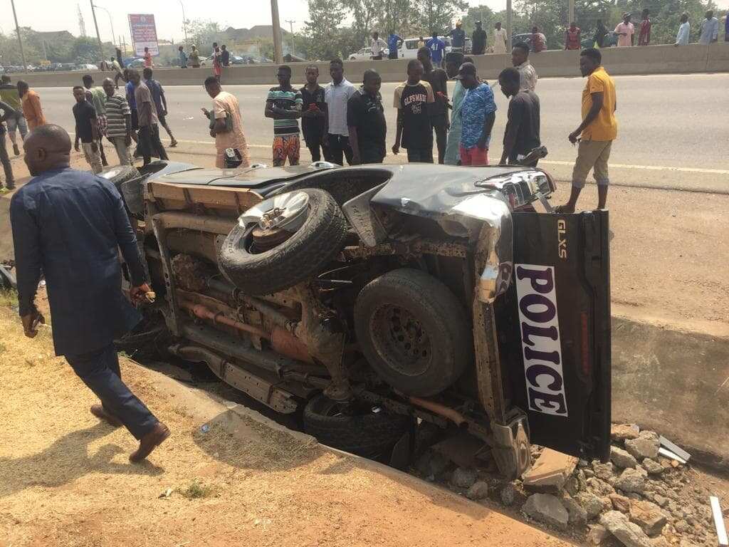 Da Dumi Dumi Mutane Sun Mutu Yayin Da Motar Yan Sanda Ta Yi Mummunan Hatsari A Abuja Legit Ng