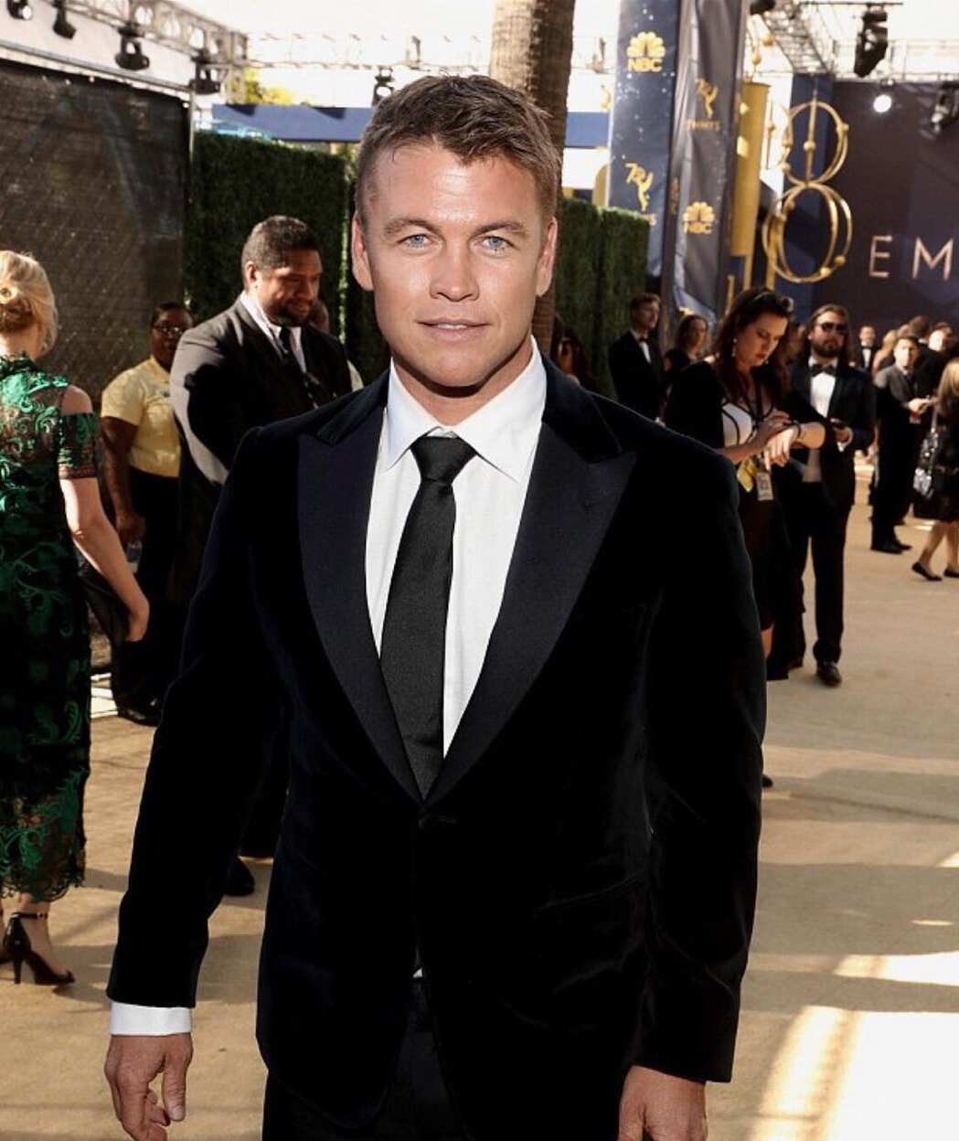 Luke Hemsworth Biography: Age, Height, Net Worth, Wife, Children