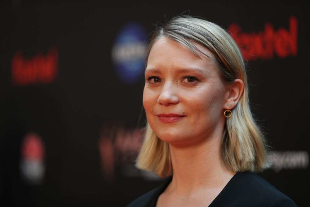 Mia Wasikowska net worth