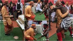 "See Peson Client": Oyinbo man joins Igbo troupe in cultural dance at wedding, impresses many with dance moves