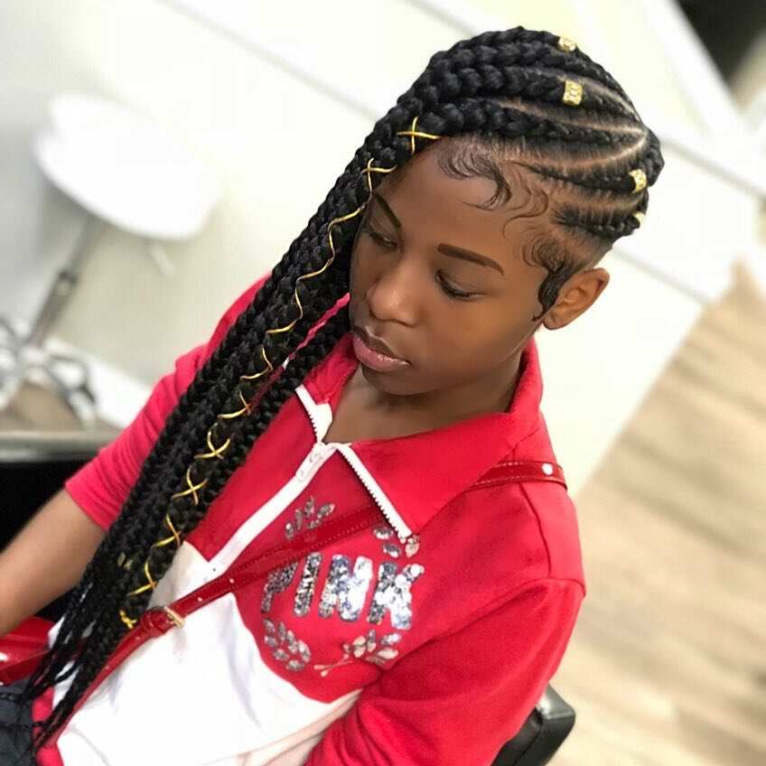 Featured image of post Braided Hairstyles For Little Girls With Weave / I finished the look by smoothing the pieces left out from in my salon i work mostly with girls ages three and up, but i have found that braided hairstyles, in general, are becoming more popular.