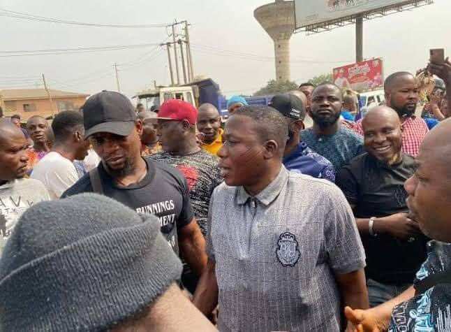 Video Emerges as Sunday Igboho’s Thugs Attack SSS Officials in Osun