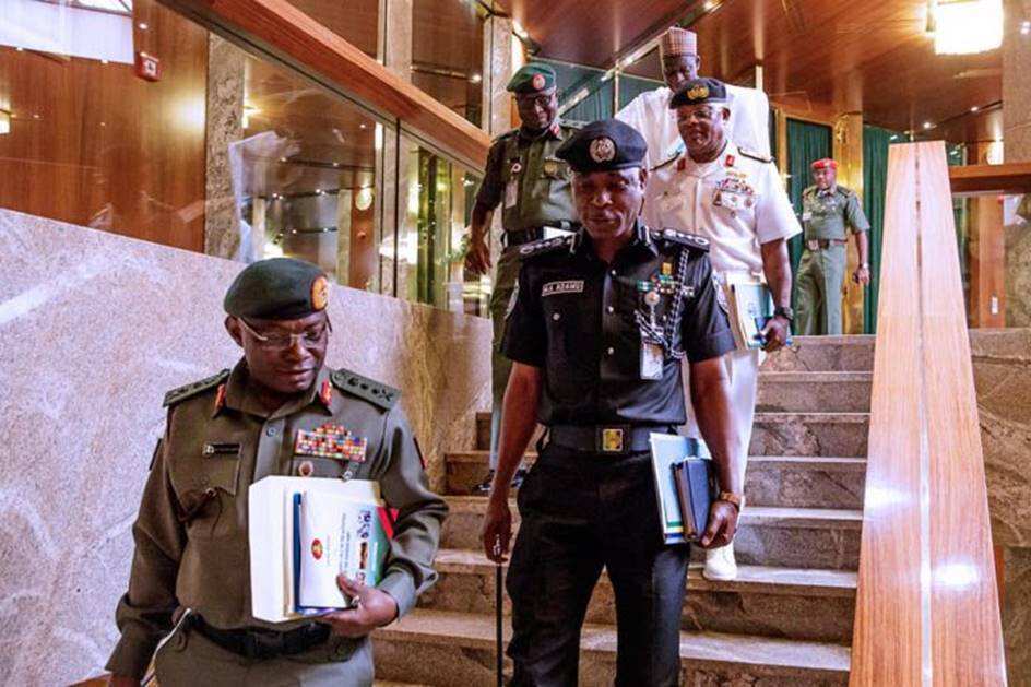 Yanzu-yanzu: Shugaba Buhari ya tsawaita wa'adin IGP Adamu da watanni 3