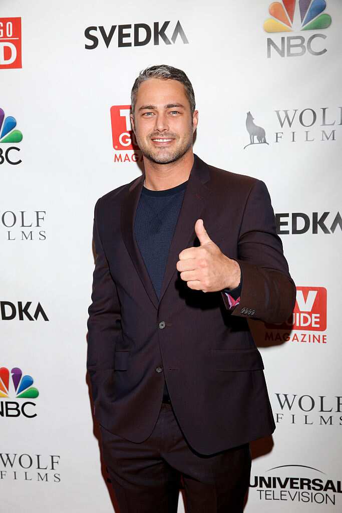 Does Taylor Kinney have a wife?