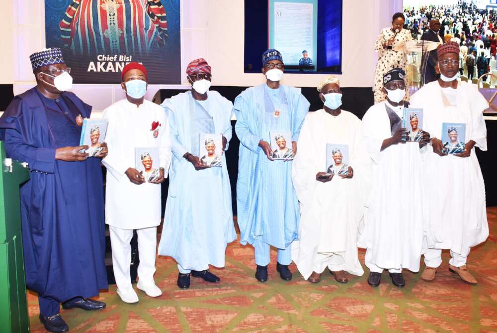 Akande, Tinubu da su Buhari Akande, Tinubu da su Buhari