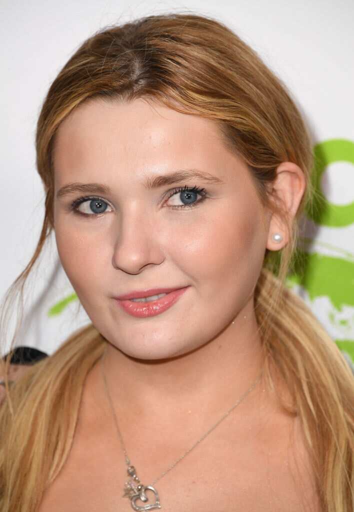 Famous Ladies - Caylee Cowan (born Catherine Caylee Cowan) is an American  film actress born on March 19, 1998 in Los Angeles, California. She began  her on screen acting career after starring