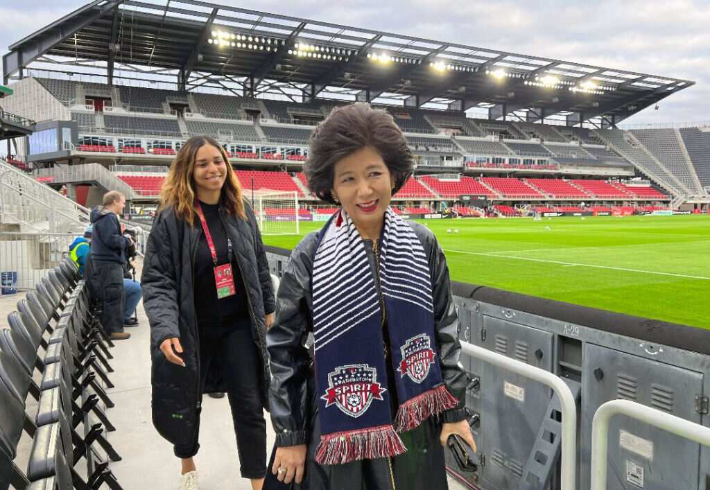 Qui est Michele Kang la boss de l Olympique Lyonnais f minin