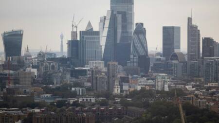 London stock market hits record high