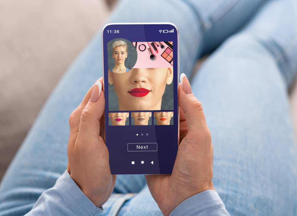 Pourquoi se trouve-t-on souvent plus moche en photo ? La science l'explique. Pourquoi se trouve-t-on souvent plus moche en photo ? La science l'explique.