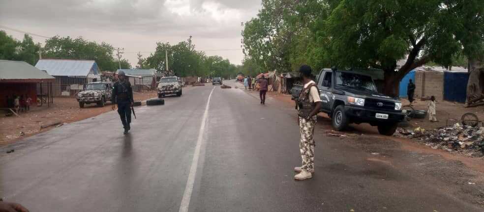 Troops arrest suspected bandit fleeing to Oyo state with military uniform, charms