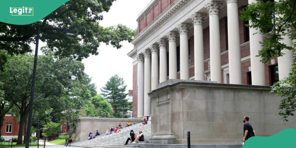Harvard University presents free online courses