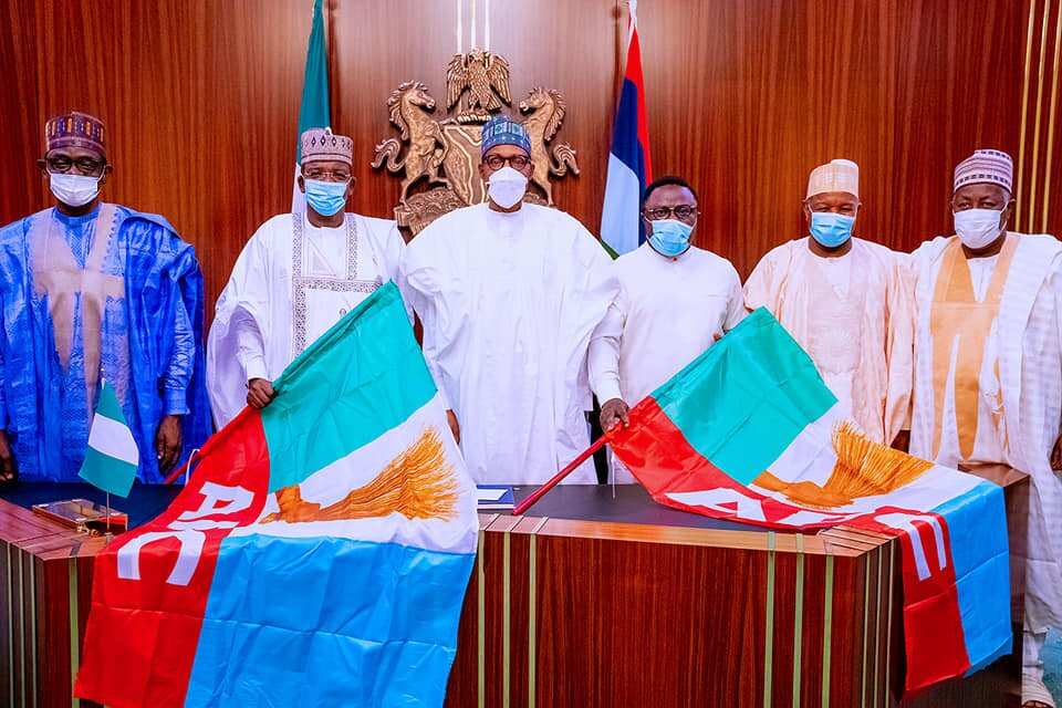 Gwamnonin PDP: Buhari ya mayar da fadar shugaban kasa sakateriyar APC Gwamnonin PDP: Buhari ya mayar da fadar shugaban kasa sakateriyar APC