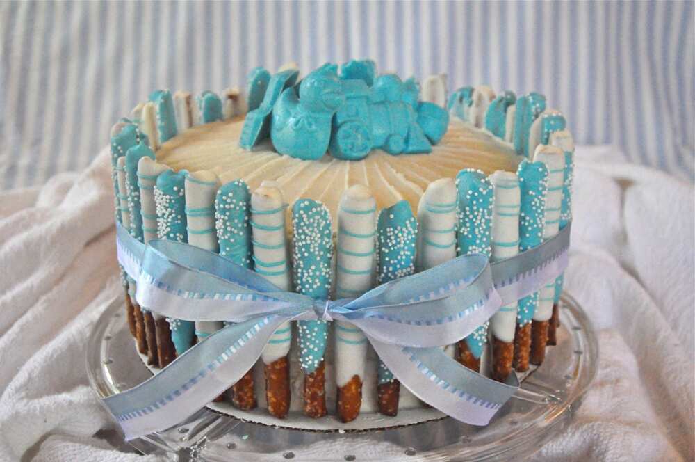 Baby shower cake for boys