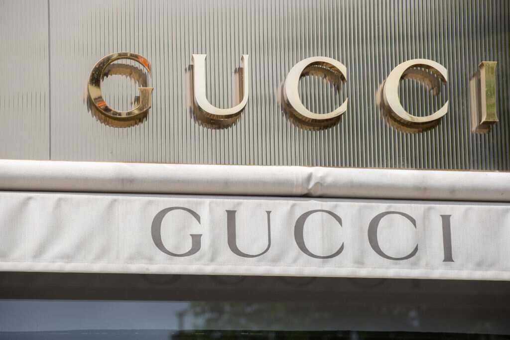 Who owns Gucci now? The French corporation Kering has been owning the  luxury brand since 1999 - OkayBliss