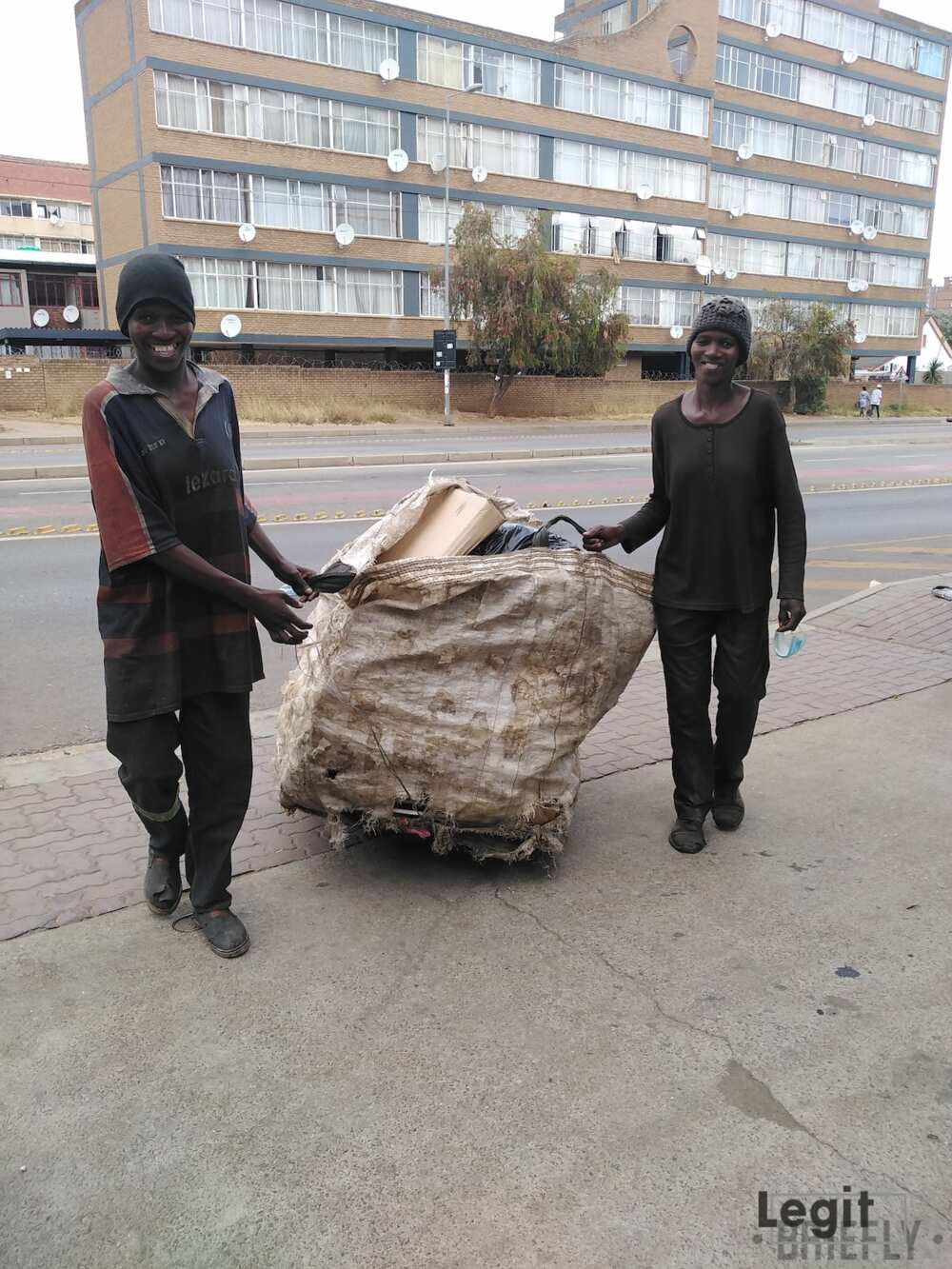 Exclusive: Meet the Sunnyside Twin Sisters Who Turned Trash Into Cash