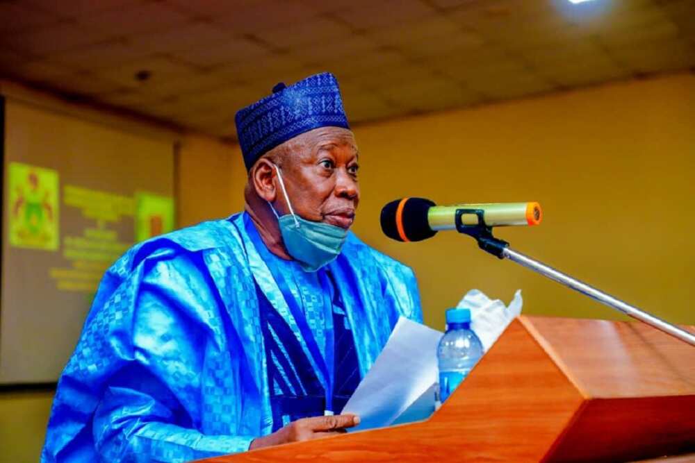 Gwamna Ganduje ya gwangwaje 'yan kasuwar Shasha da N18.5m na rage radadi