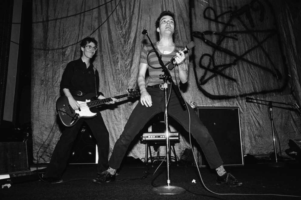 Klaus Fluoride (L) and Jello Biafra (R) of The Dead Kennedys performing