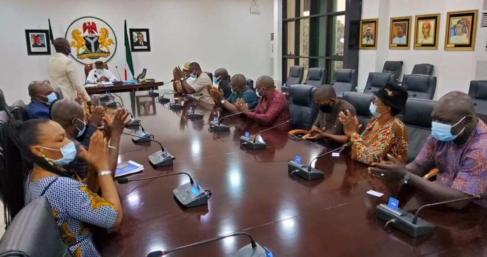 Enugu workers pay Thank-you visit to Ugwuanyi over ongoing construction of secretariats