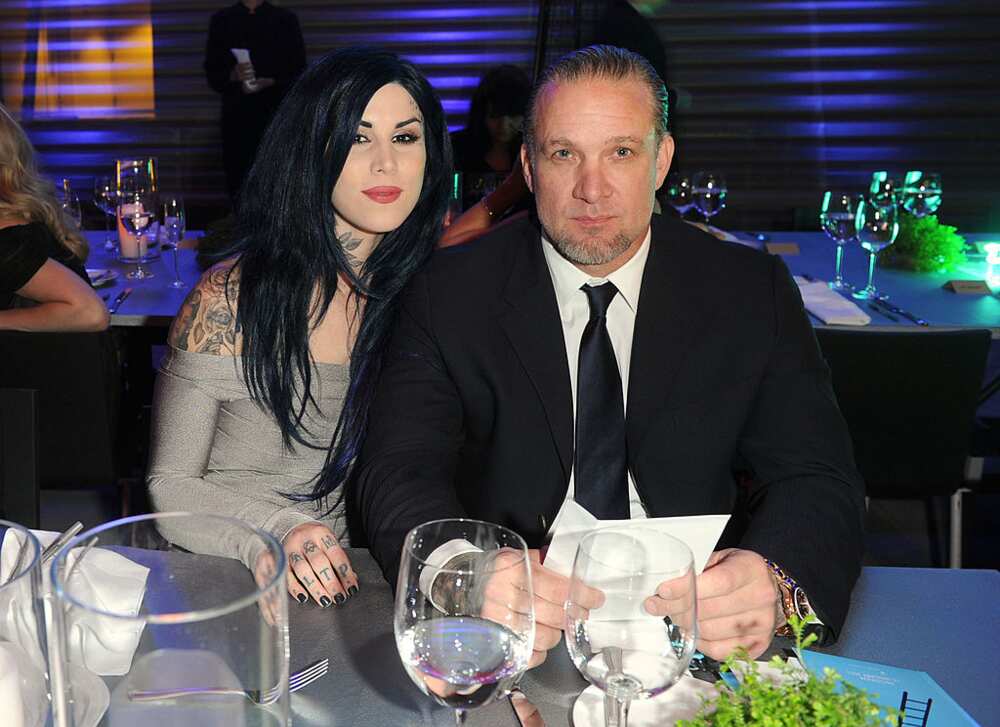 Jesse James (R) and Kat Von D at the 2011 Art Of Elysium "Heaven" Gala