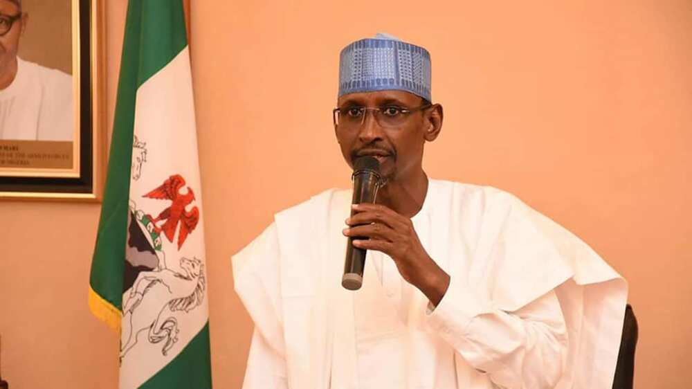 An kuma: Ministan Buhari ya kama da annobar Korona bayan wasan buya da cutar An kuma: Ministan Buhari ya kama da annobar Korona bayan wasan buya da cutar