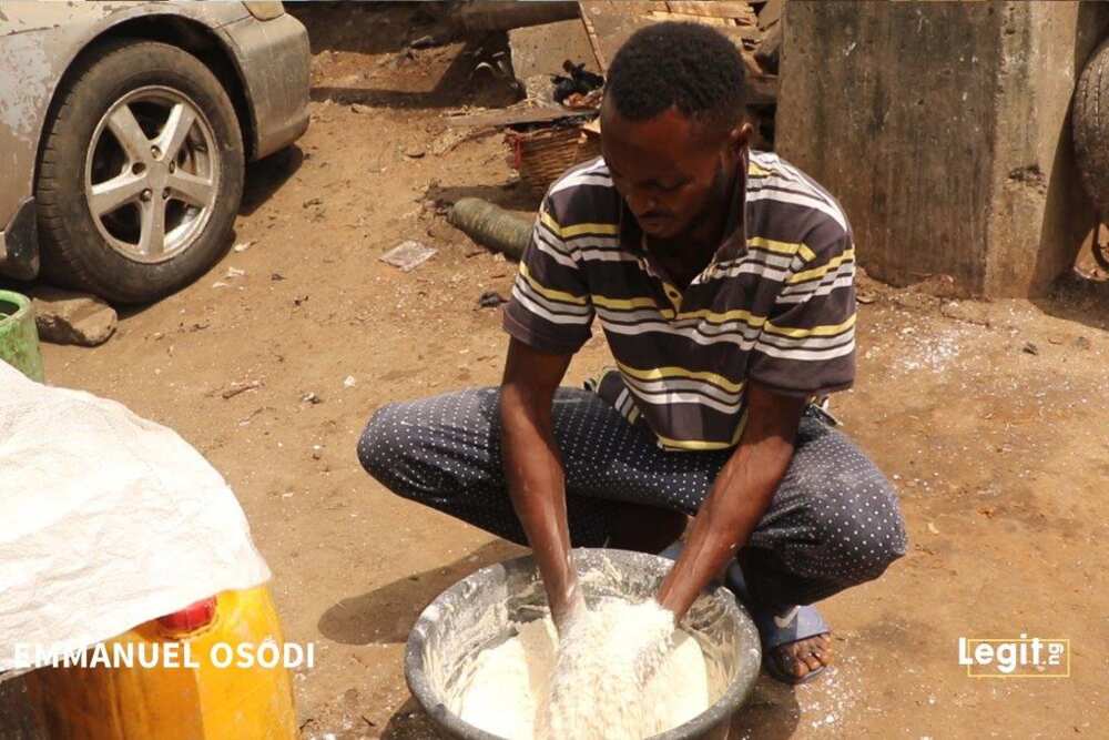 Puff-puff seller shares his life journey Puff-puff seller shares his life journey